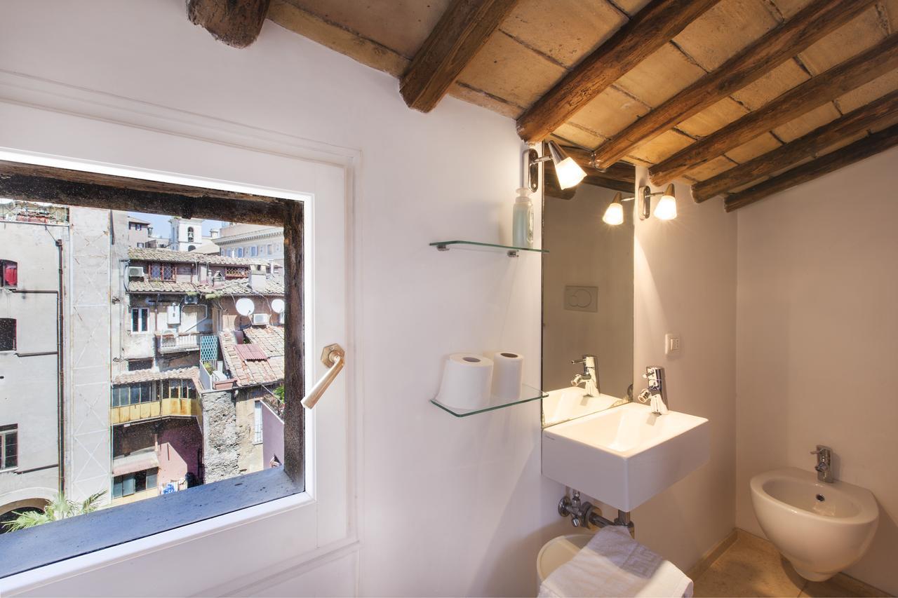 Habitat'S Navona Pantheon Attic *